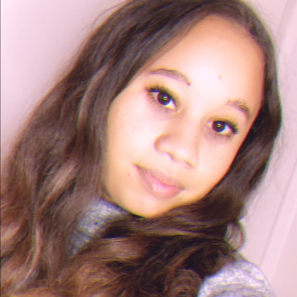 Meet your Posher, Danielle